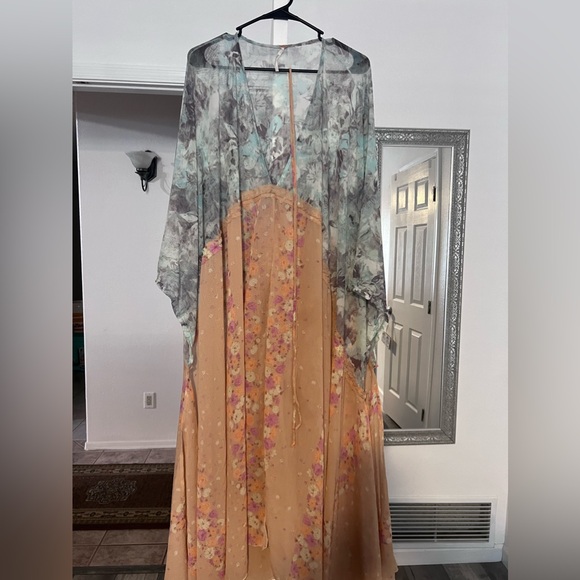 FREE PEOPLE KNOW ME MAXI DUSTER - size M but fits a Large and XL - Picture 2 of 7